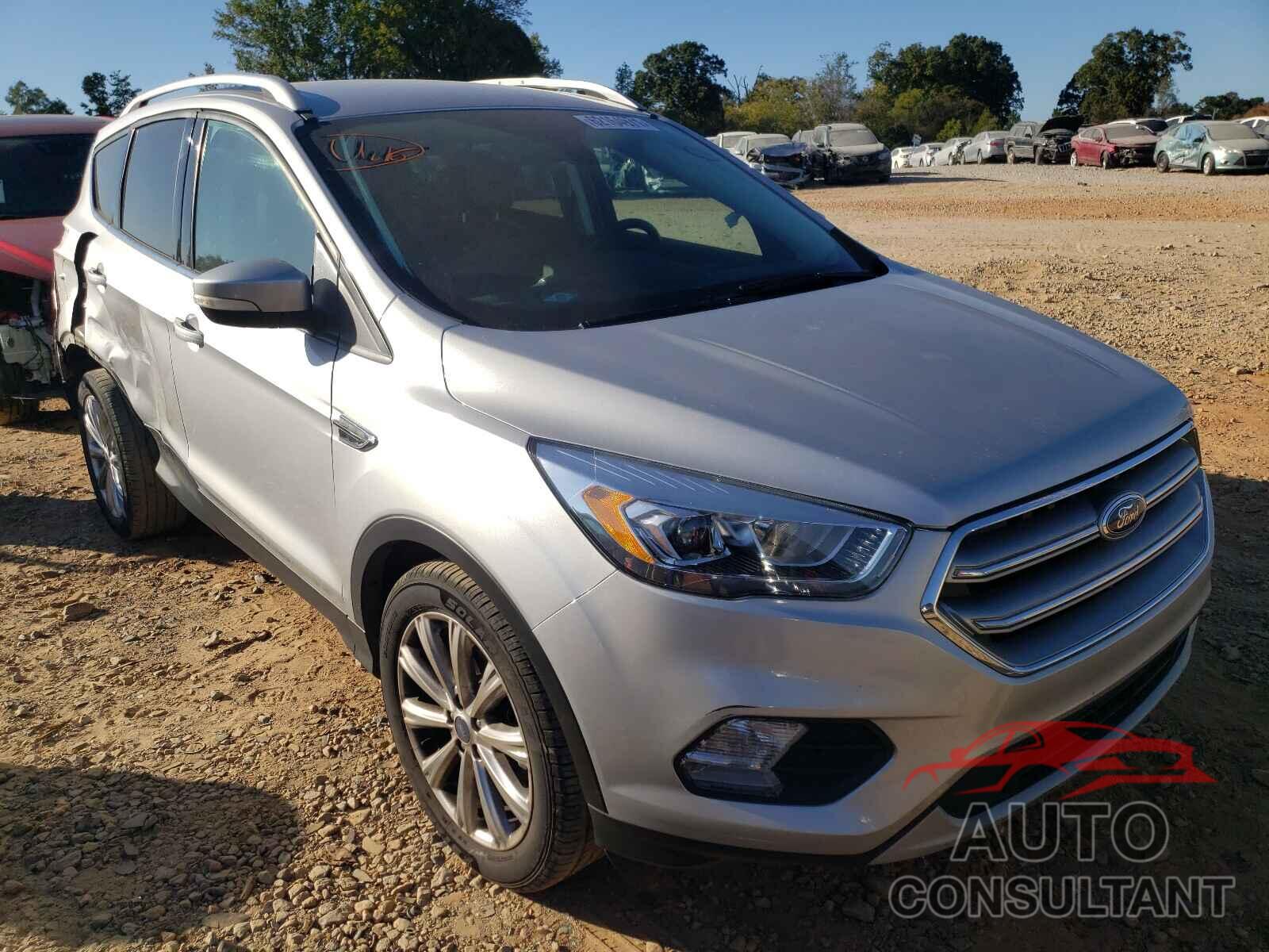 FORD ESCAPE 2017 - 1FMCU0JD3HUD27592