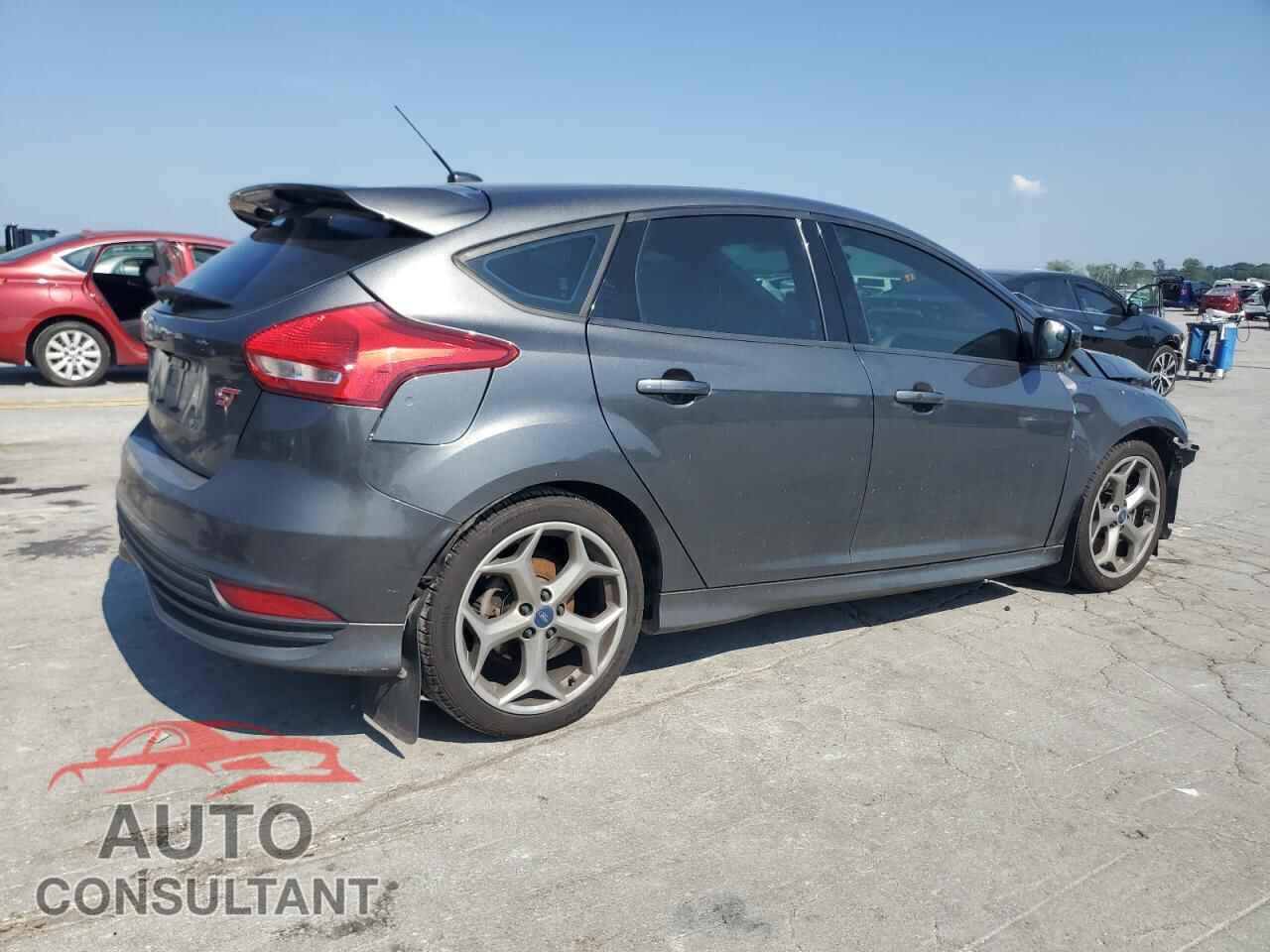 FORD FOCUS 2017 - 1FADP3L95HL262301