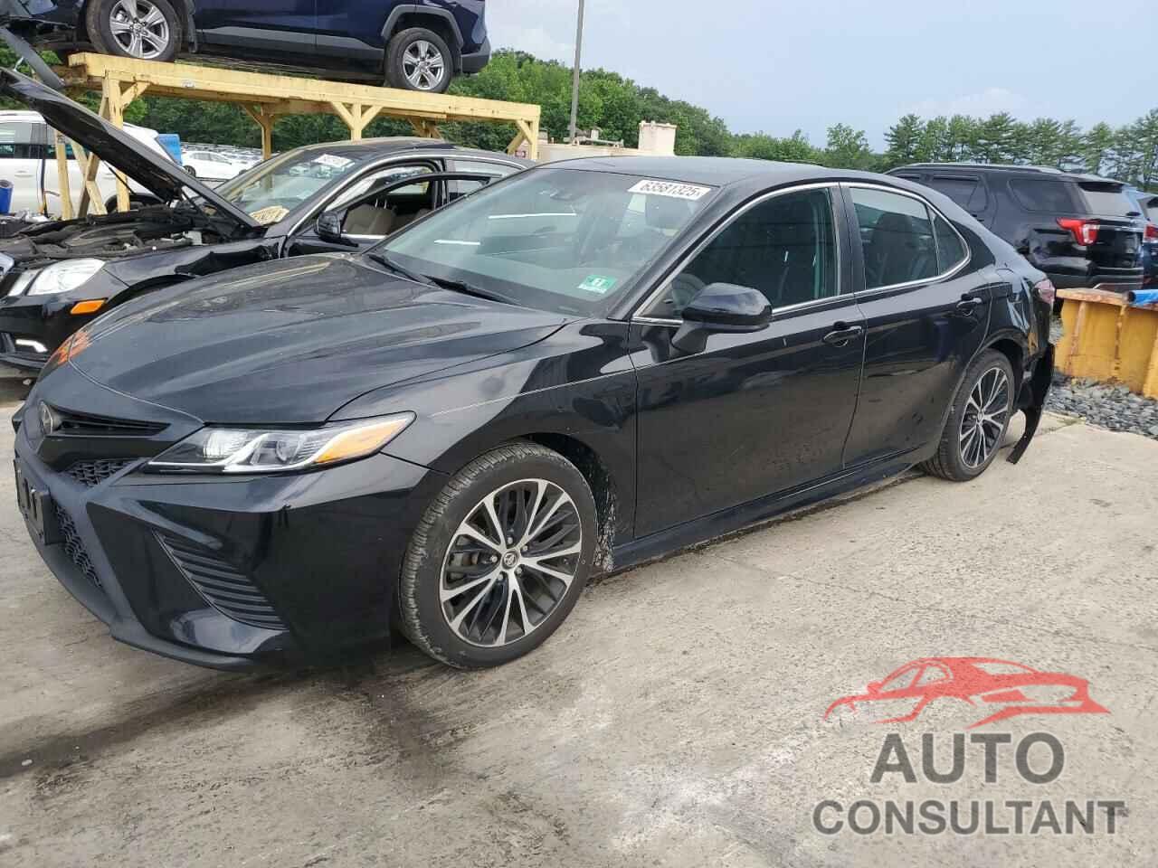 TOYOTA CAMRY 2018 - 4T1B11HK0JU611606