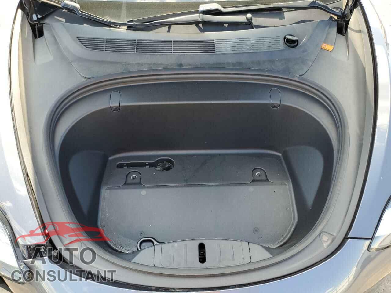 TESLA MODEL 3 2019 - 5YJ3E1EA2KF311147