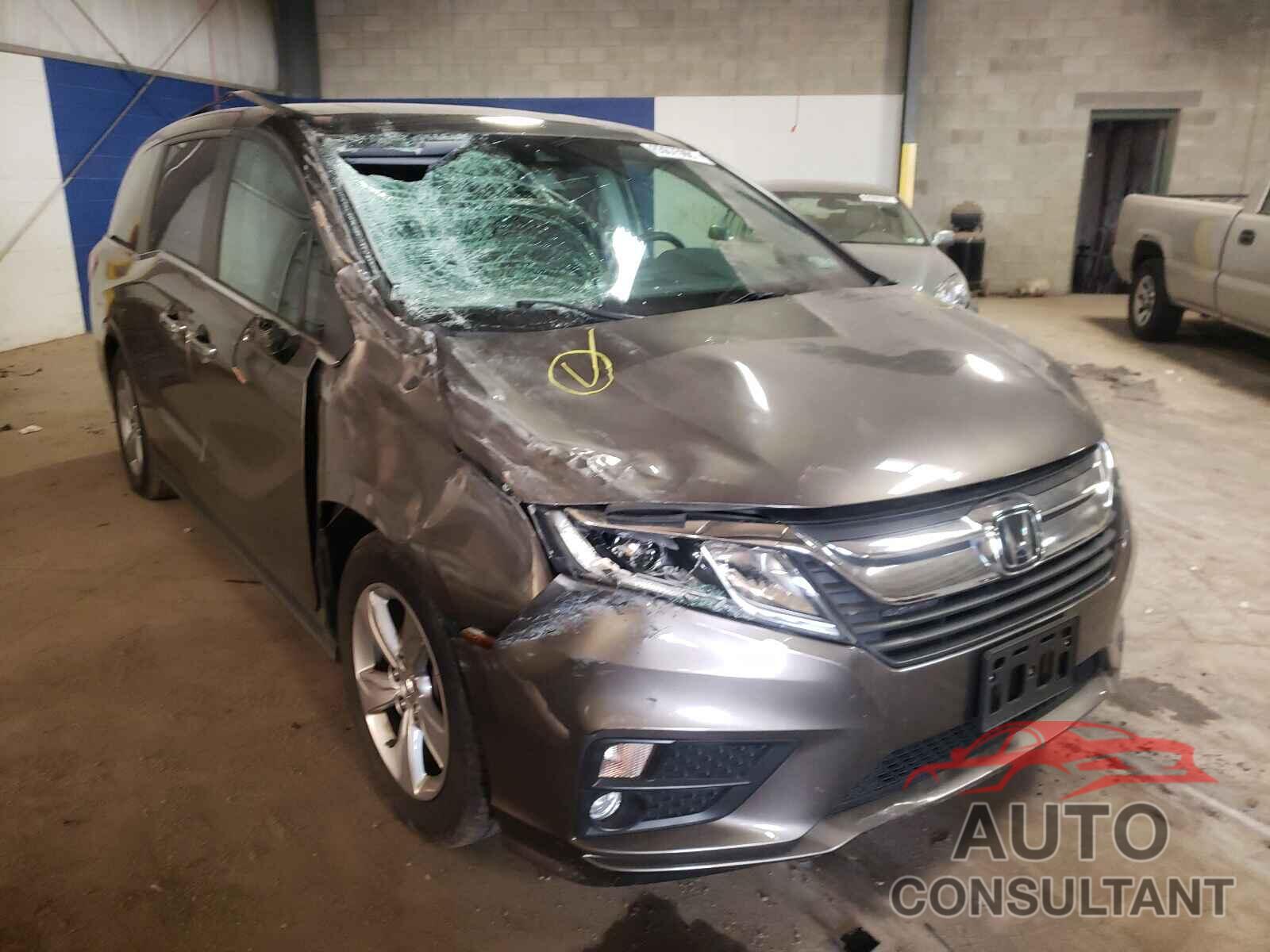 HONDA ODYSSEY 2018 - 5FNRL6H79JB095325