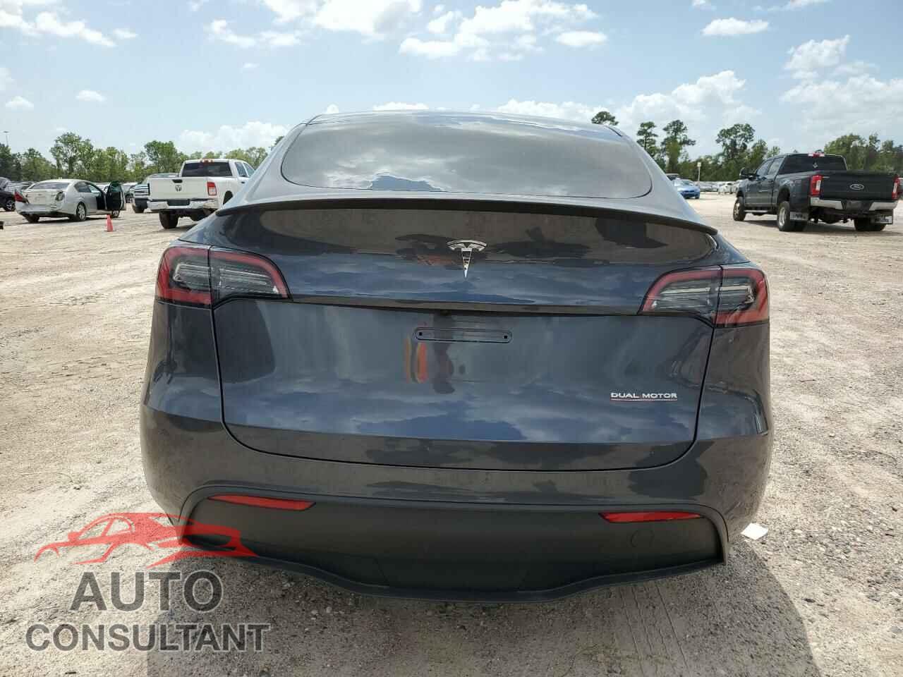 TESLA MODEL Y 2023 - 7SAYGDEF8PF921500