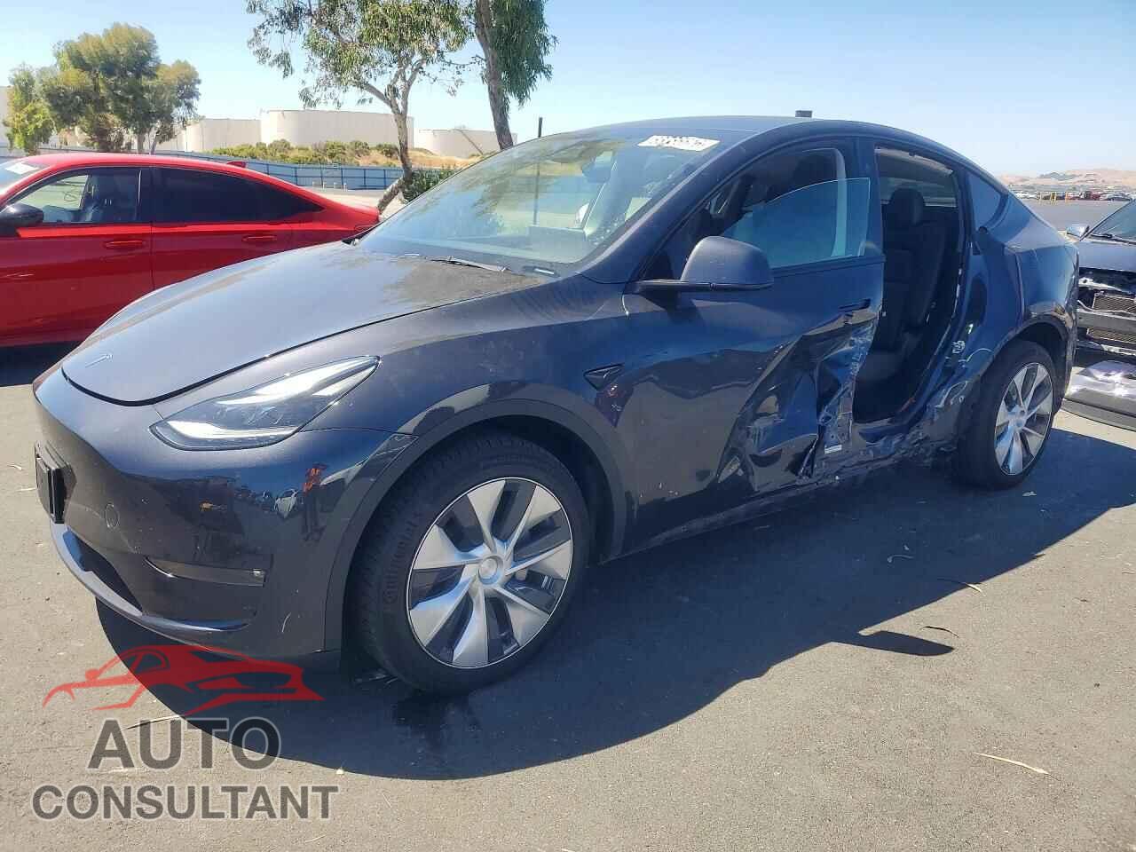 TESLA MODEL Y 2024 - 7SAYGDEEXRF025256