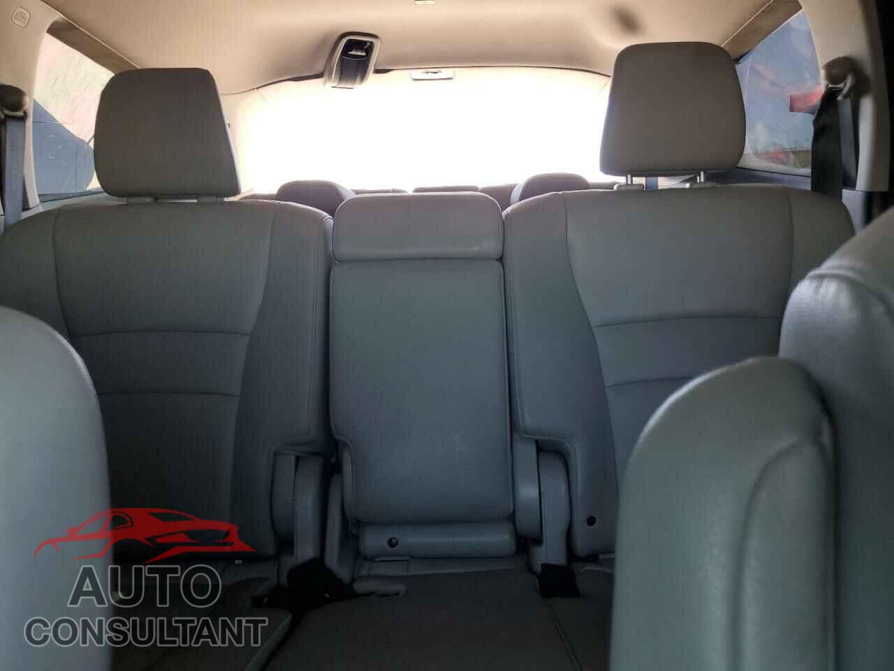 HONDA PILOT 2018 - 5FNYF6H59JB014809