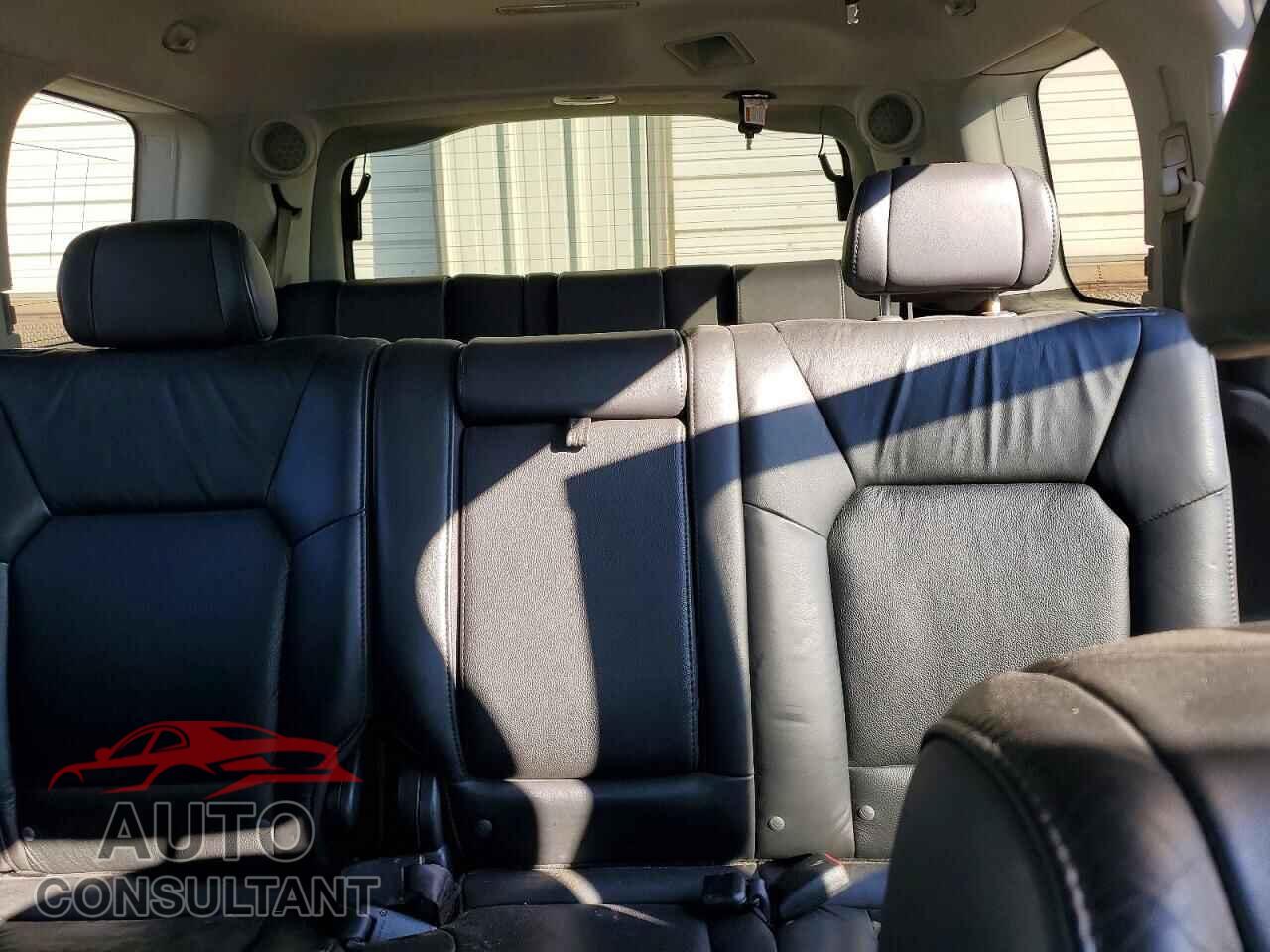 HONDA PILOT 2011 - 5FNYF4H62BB040277
