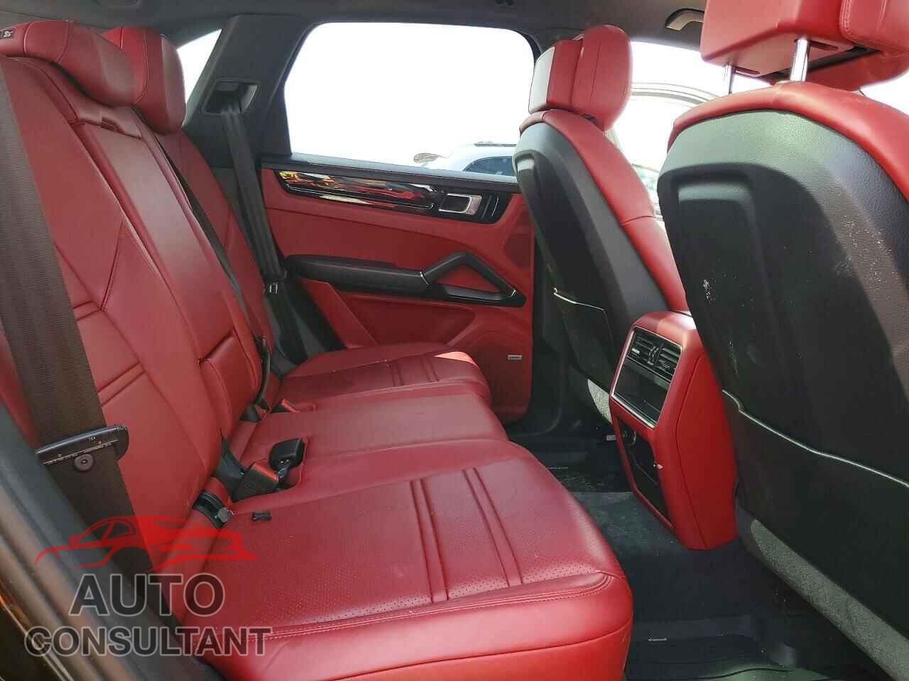 PORSCHE CAYENNE 2020 - WP1AA2AY2LDA02345