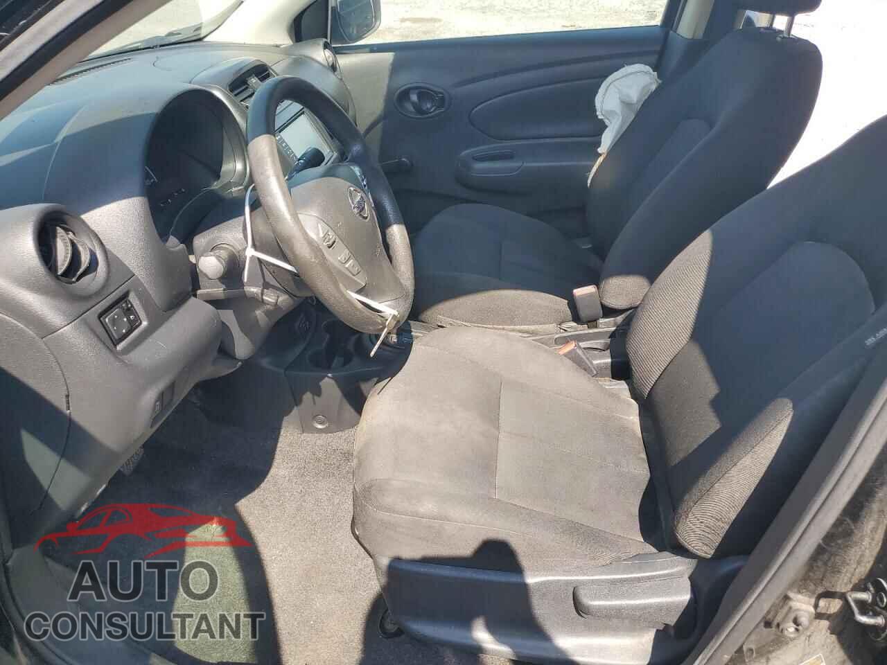 NISSAN VERSA 2019 - 3N1CN7AP3KL813814