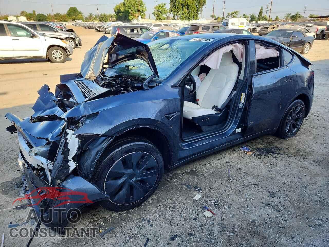 TESLA MODEL Y 2025 - 7SAYGDED0SF315549