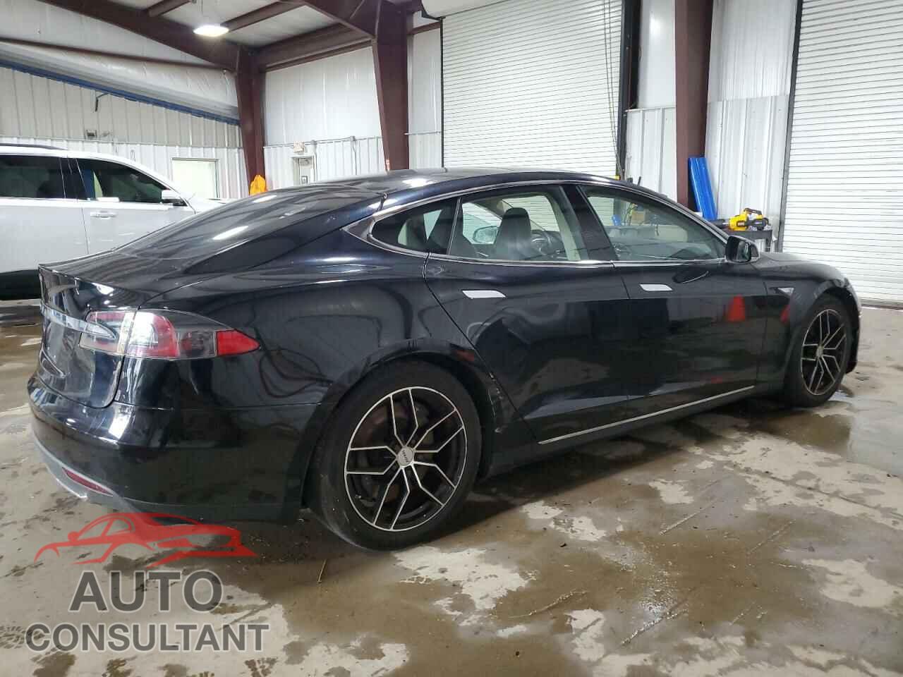 TESLA MODEL S 2012 - 5YJSA1DN2CFS00210