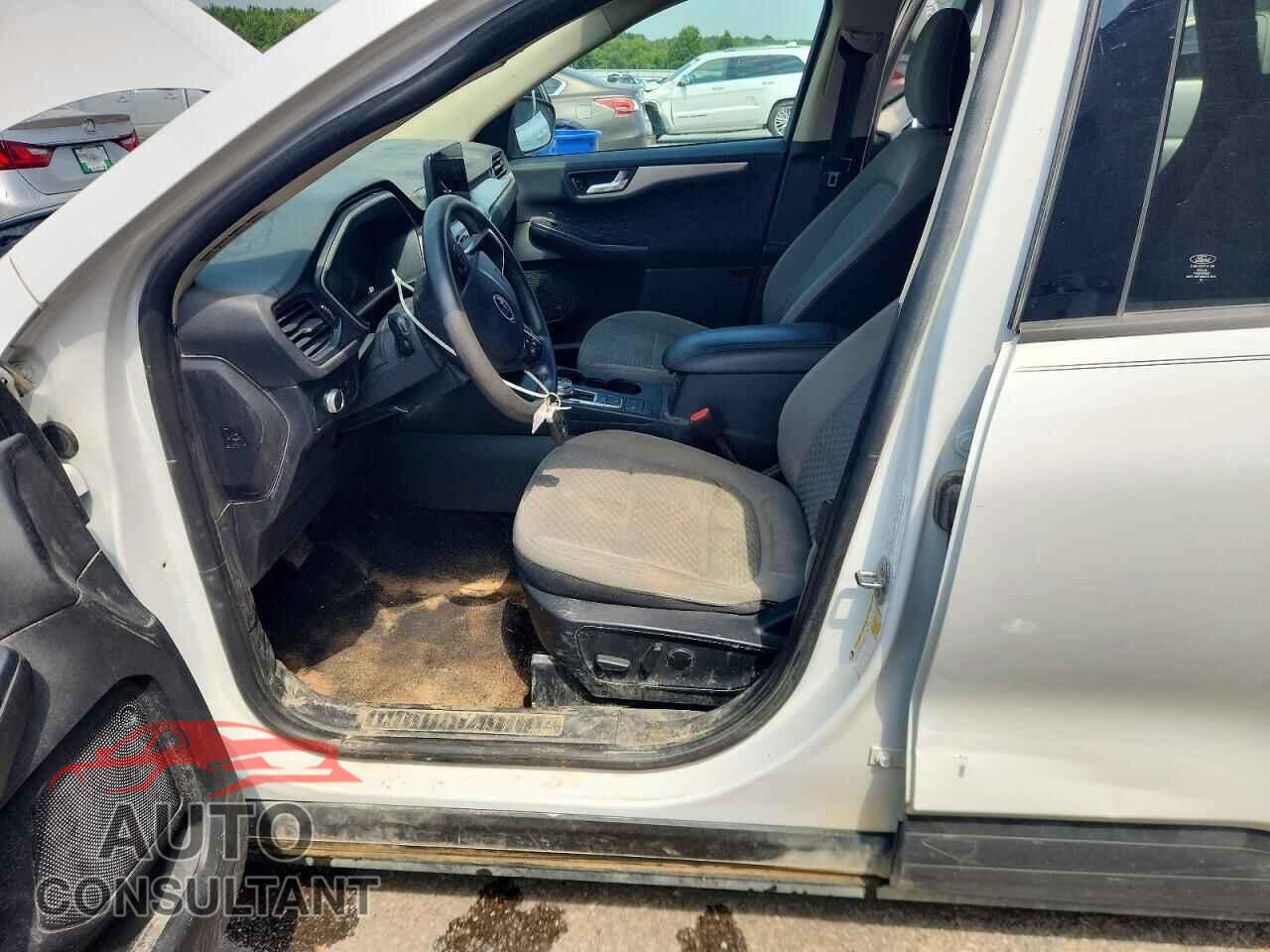 FORD ESCAPE 2020 - 1FMCU0G69LUA10532