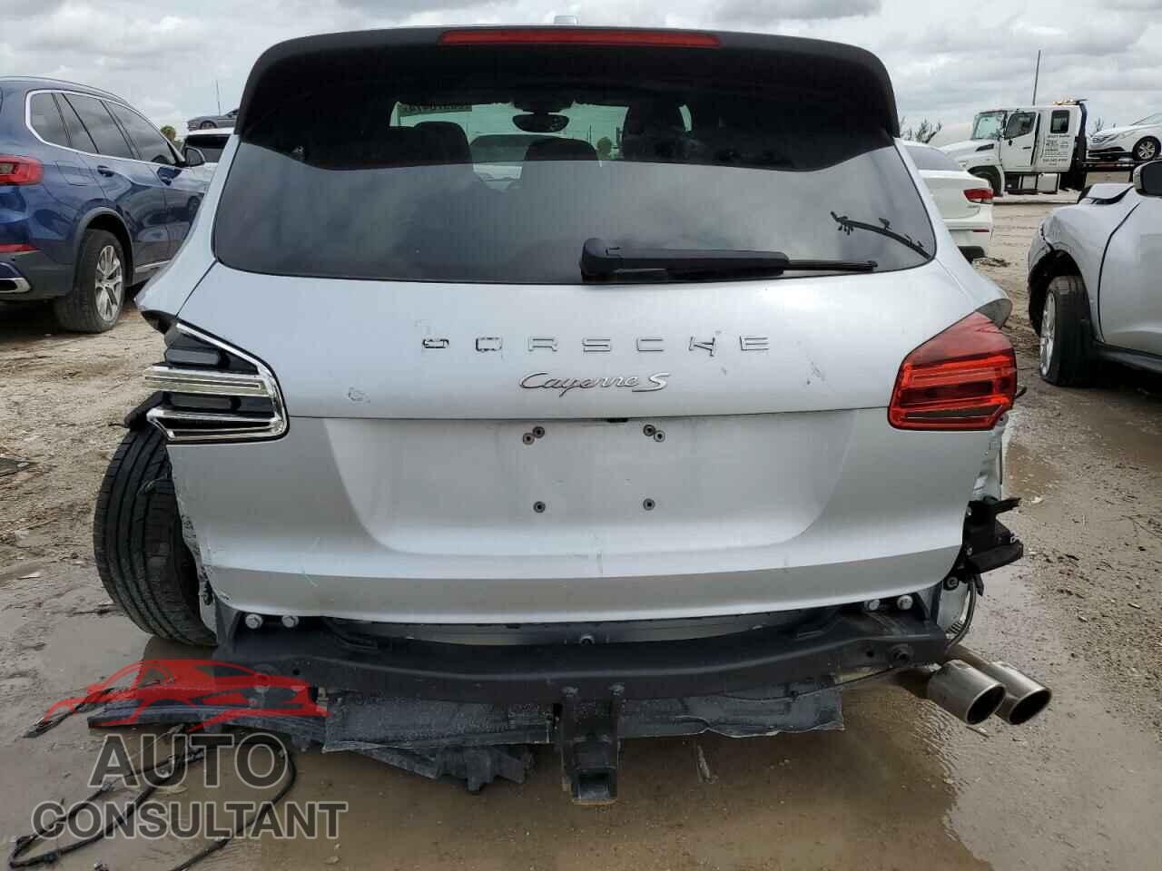 PORSCHE CAYENNE 2017 - WP1AB2A26HLA51022