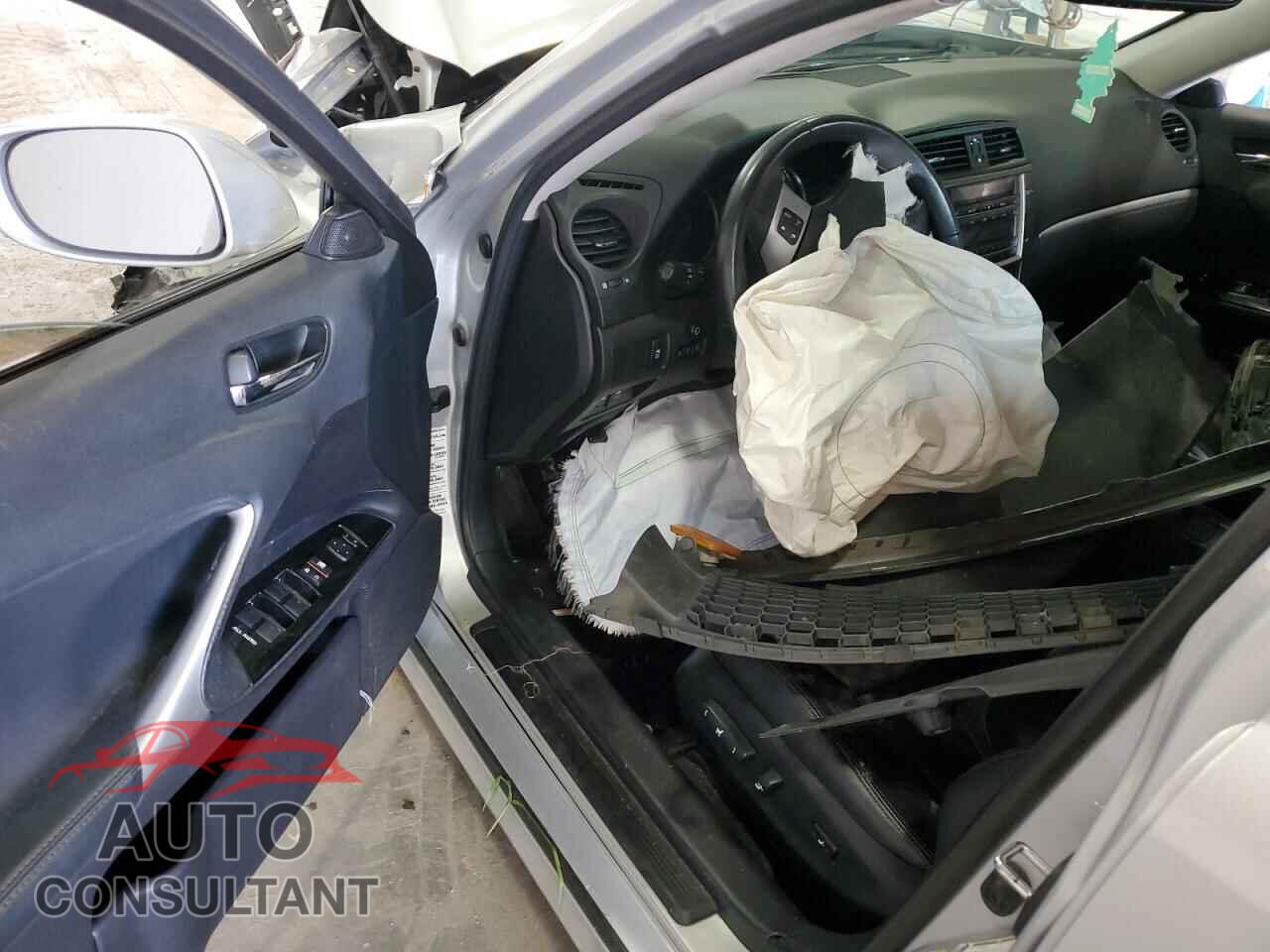LEXUS IS 2012 - JTHCF5C2XC5058600