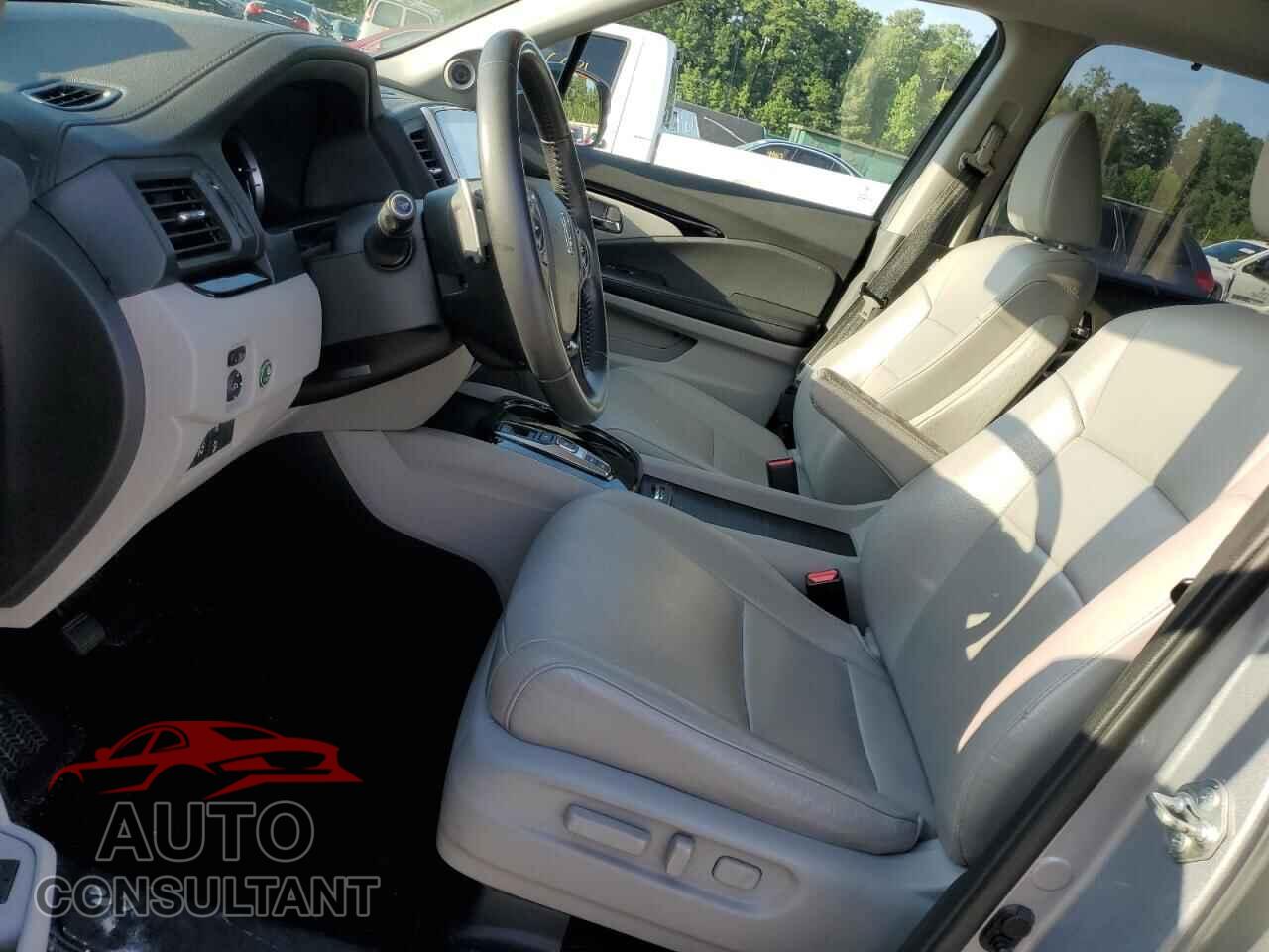 HONDA PILOT 2017 - 5FNYF6H97HB078831