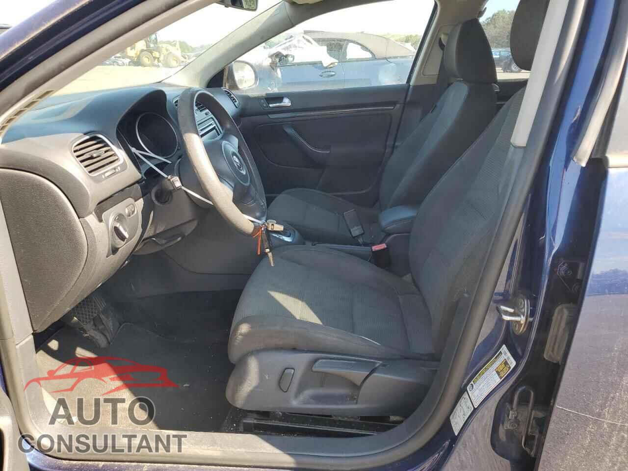 VOLKSWAGEN JETTA 2011 - 3VWPZ7AJ7BM638537