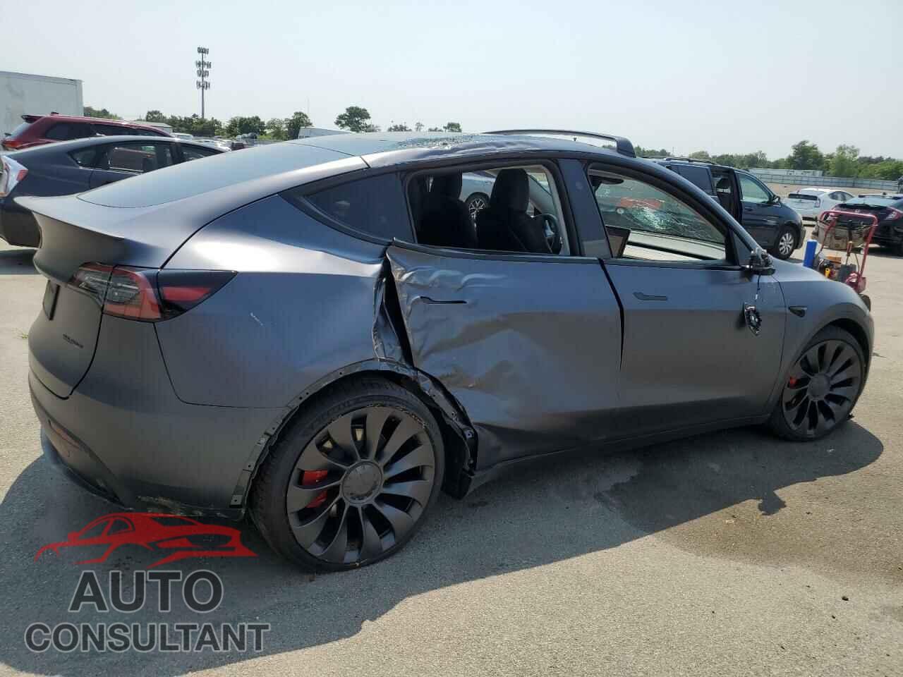 TESLA MODEL Y 2023 - 7SAYGDEF8PF894184