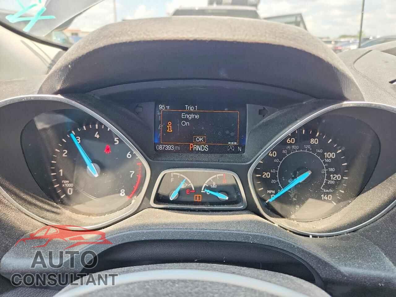 FORD ESCAPE 2017 - 1FMCU0GD7HUD26064