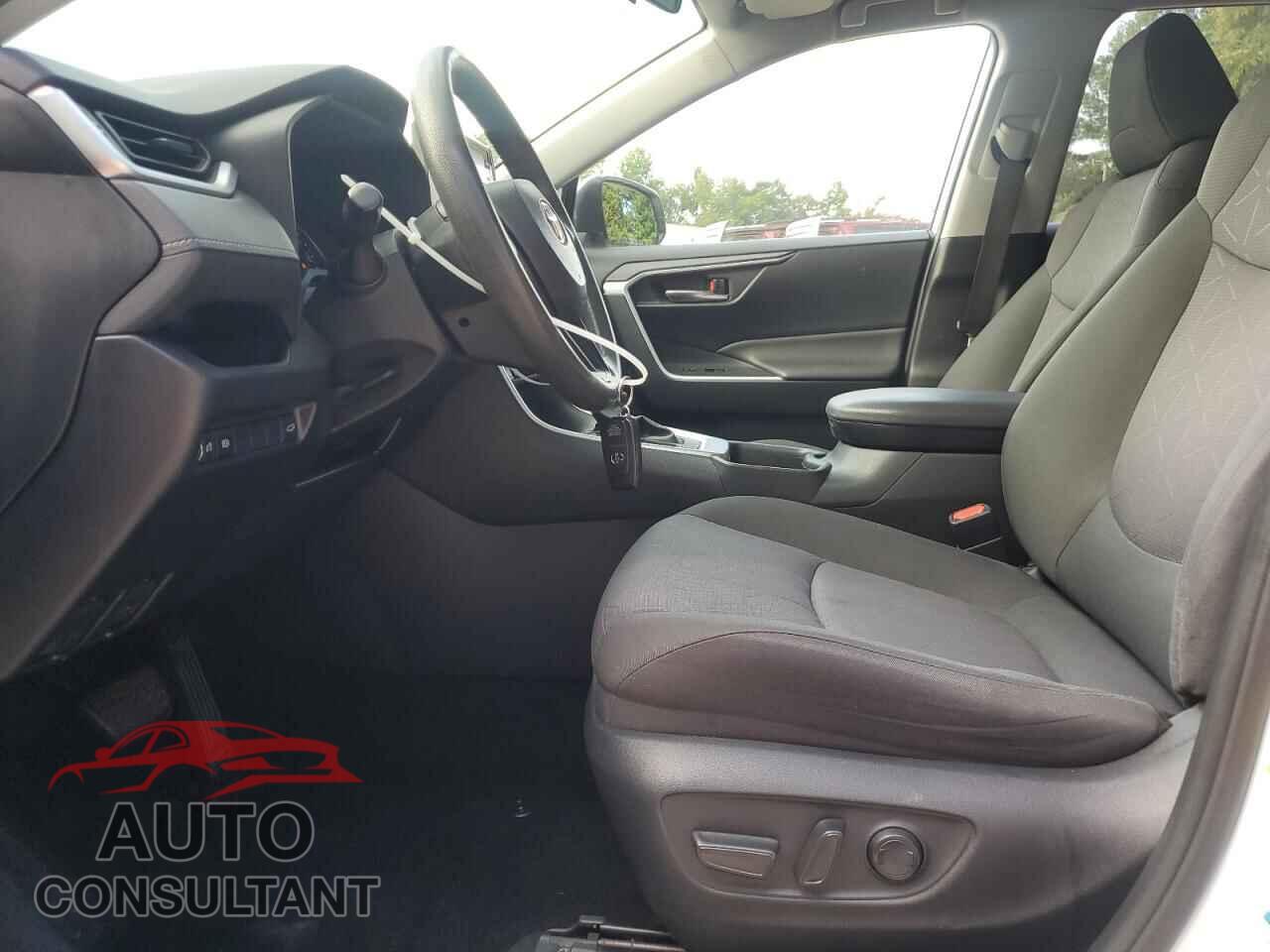 TOYOTA RAV4 2019 - JTMP1RFV8KD019832