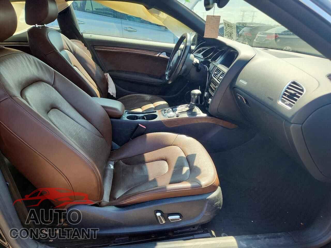 AUDI A5 2013 - WAUVFAFR2DA009585