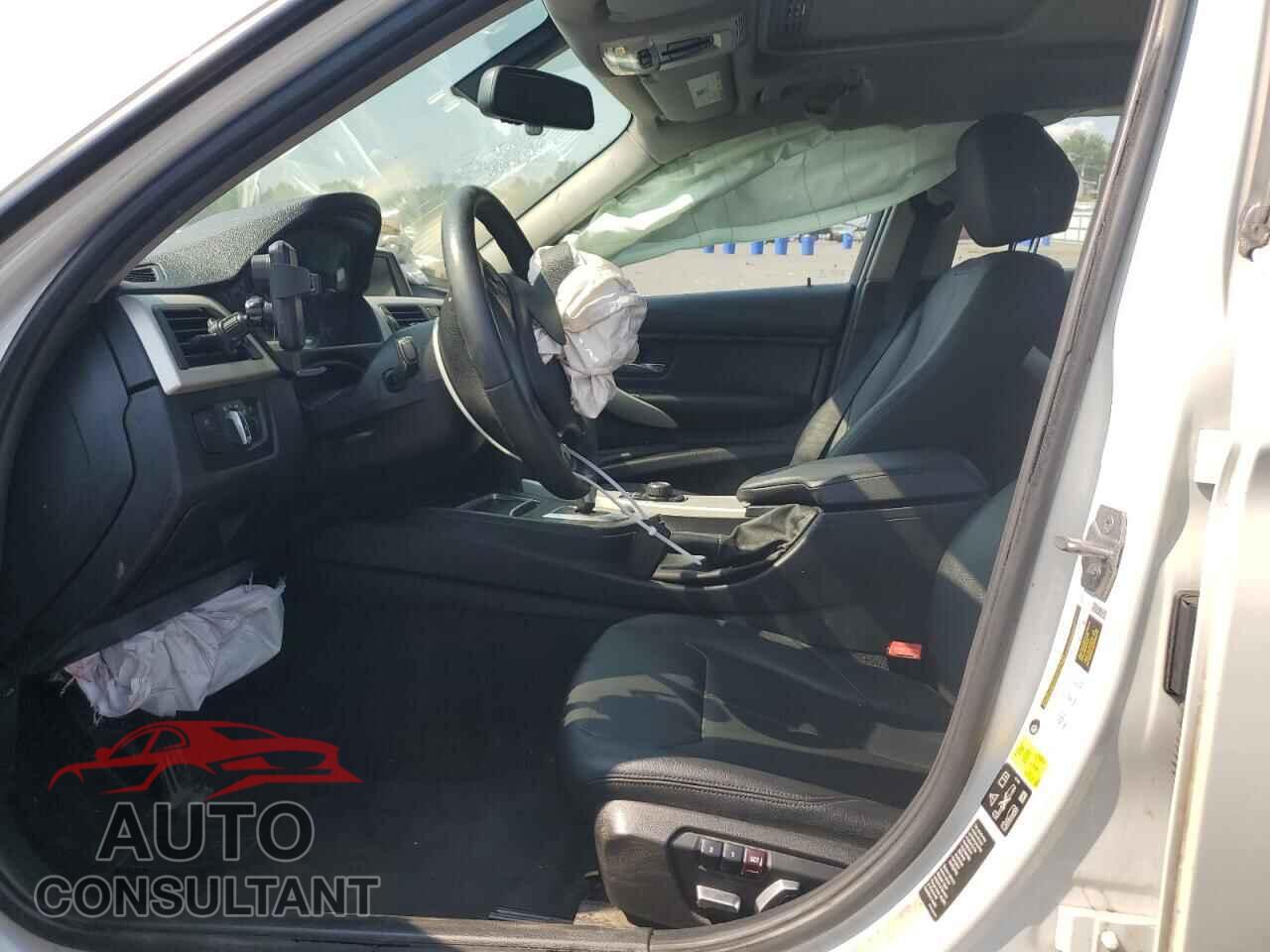 BMW 3 SERIES 2016 - WBA8E5G58GNU21204