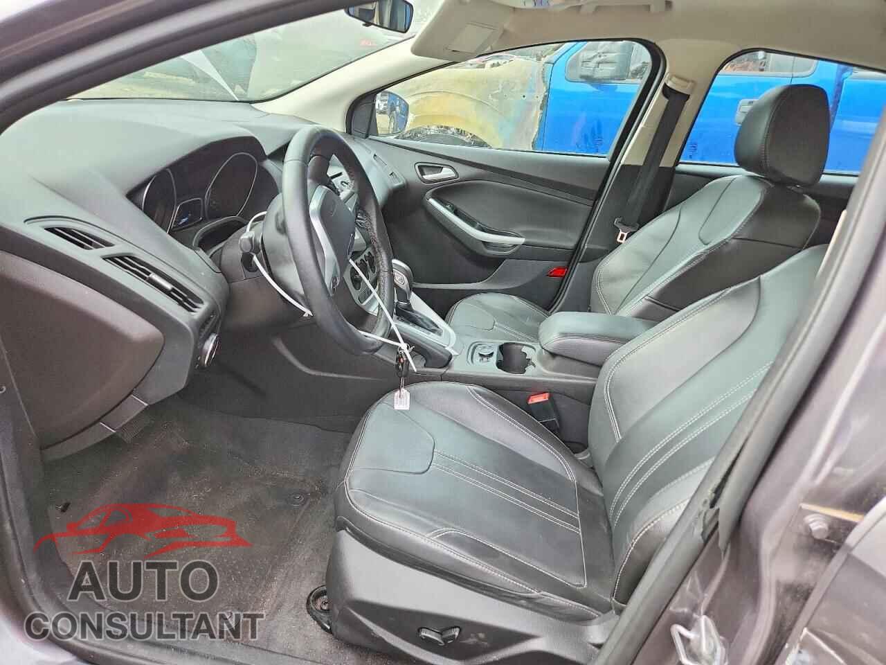 FORD FOCUS 2014 - 1FADP3F26EL292126