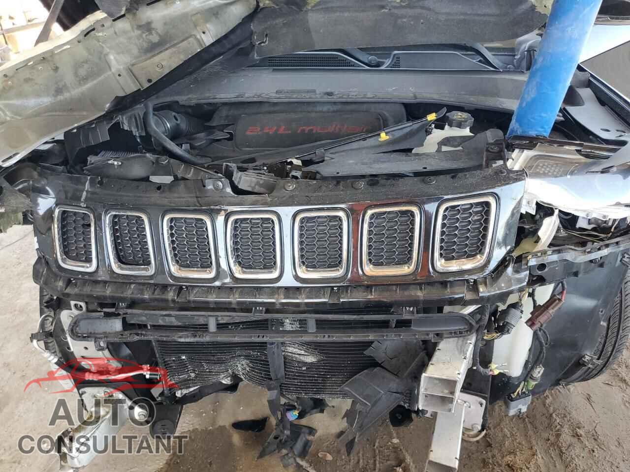 JEEP COMPASS 2018 - 3C4NJCCB9JT318558