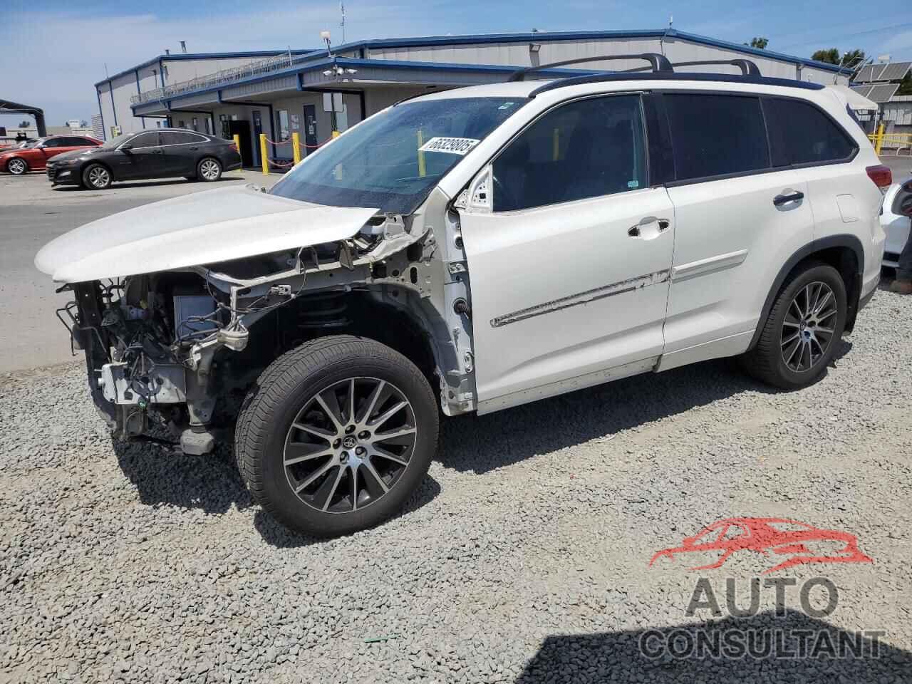 TOYOTA HIGHLANDER 2018 - 5TDJZRFH8JS542134