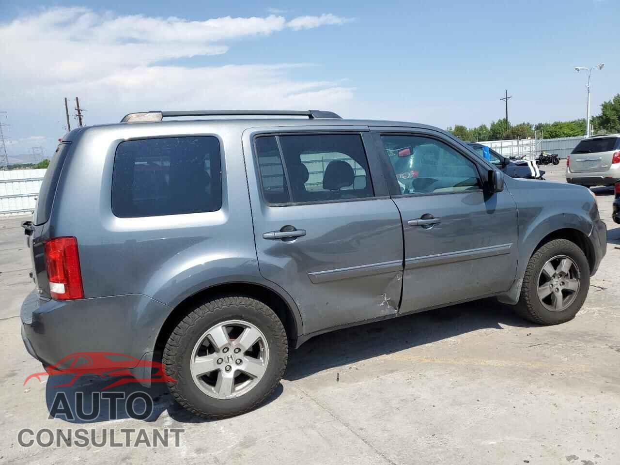 HONDA PILOT 2011 - 5FNYF4H56BB007760