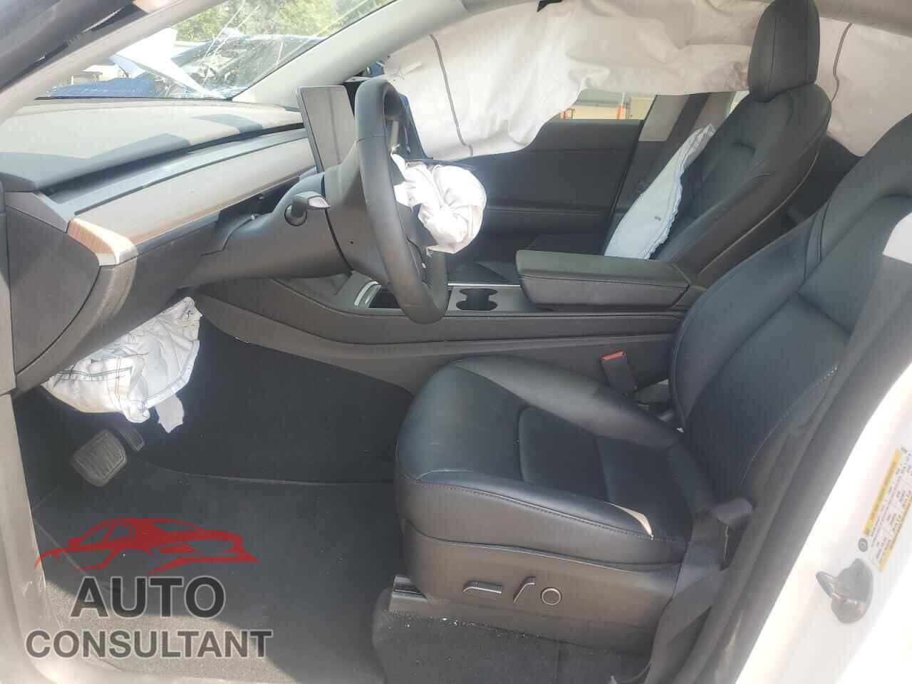 TESLA MODEL Y 2021 - 5YJYGDEE9MF265209