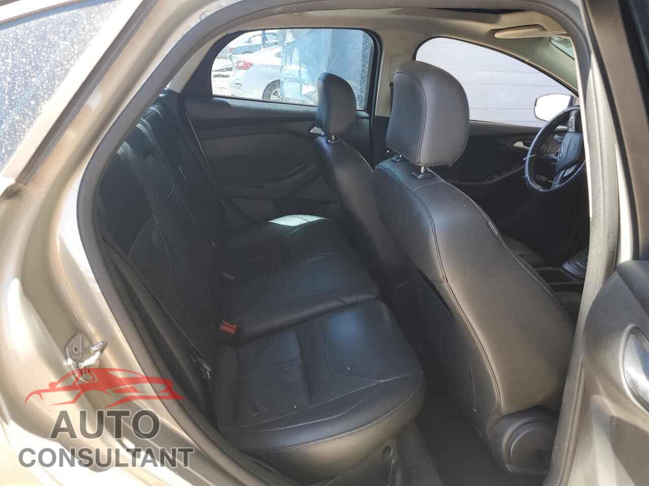 FORD FOCUS 2015 - 1FADP3F20FL336090