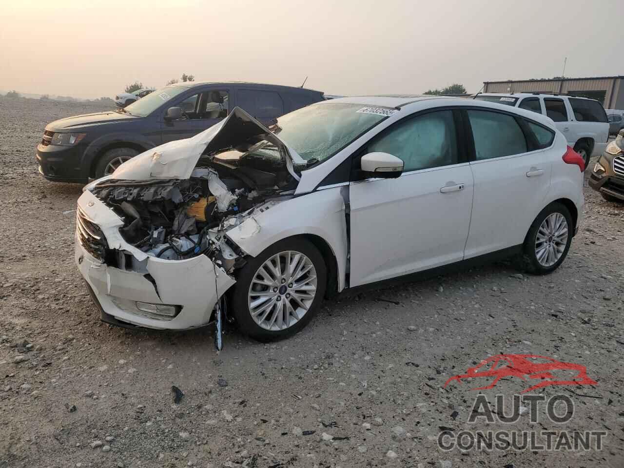FORD FOCUS 2017 - 1FADP3N24HL341264