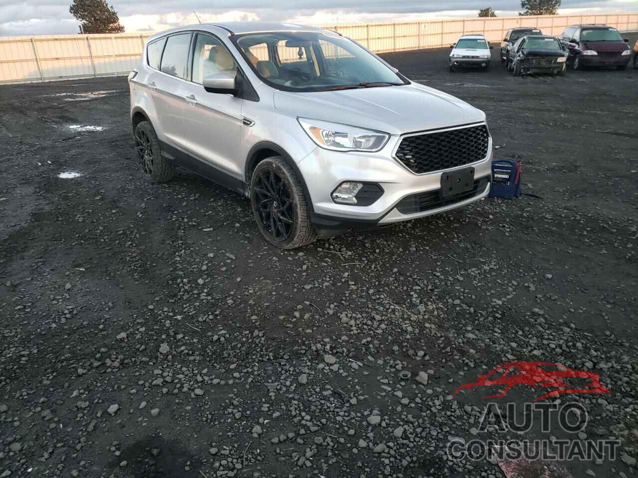 FORD ESCAPE 2017 - 1FMCU9G95HUA86271