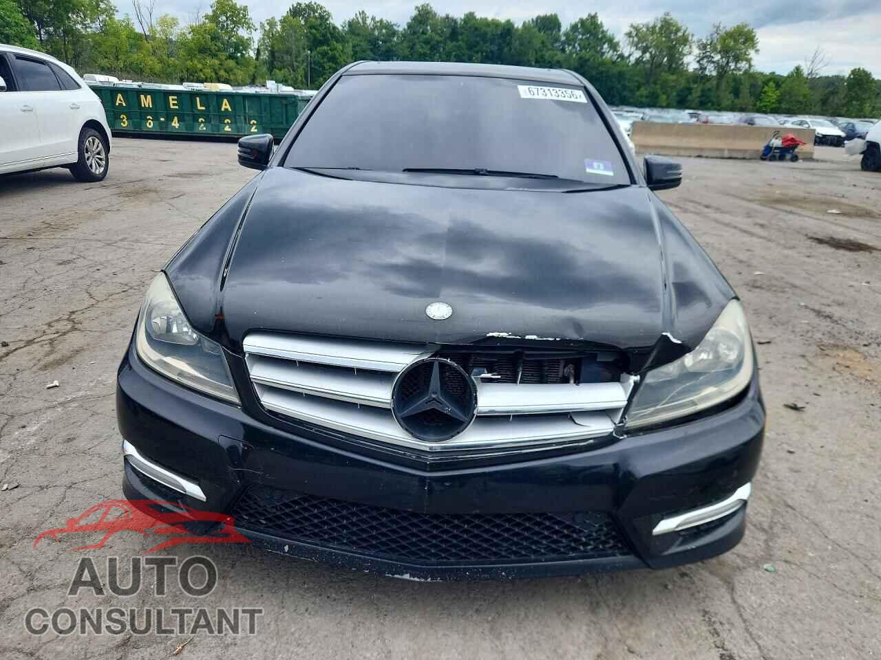 MERCEDES-BENZ C-CLASS 2012 - WDDGF8BB0CA612603