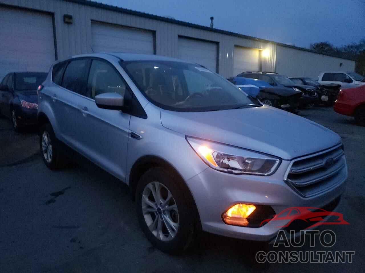 FORD ESCAPE 2017 - 1FMCU9GD5HUC06056