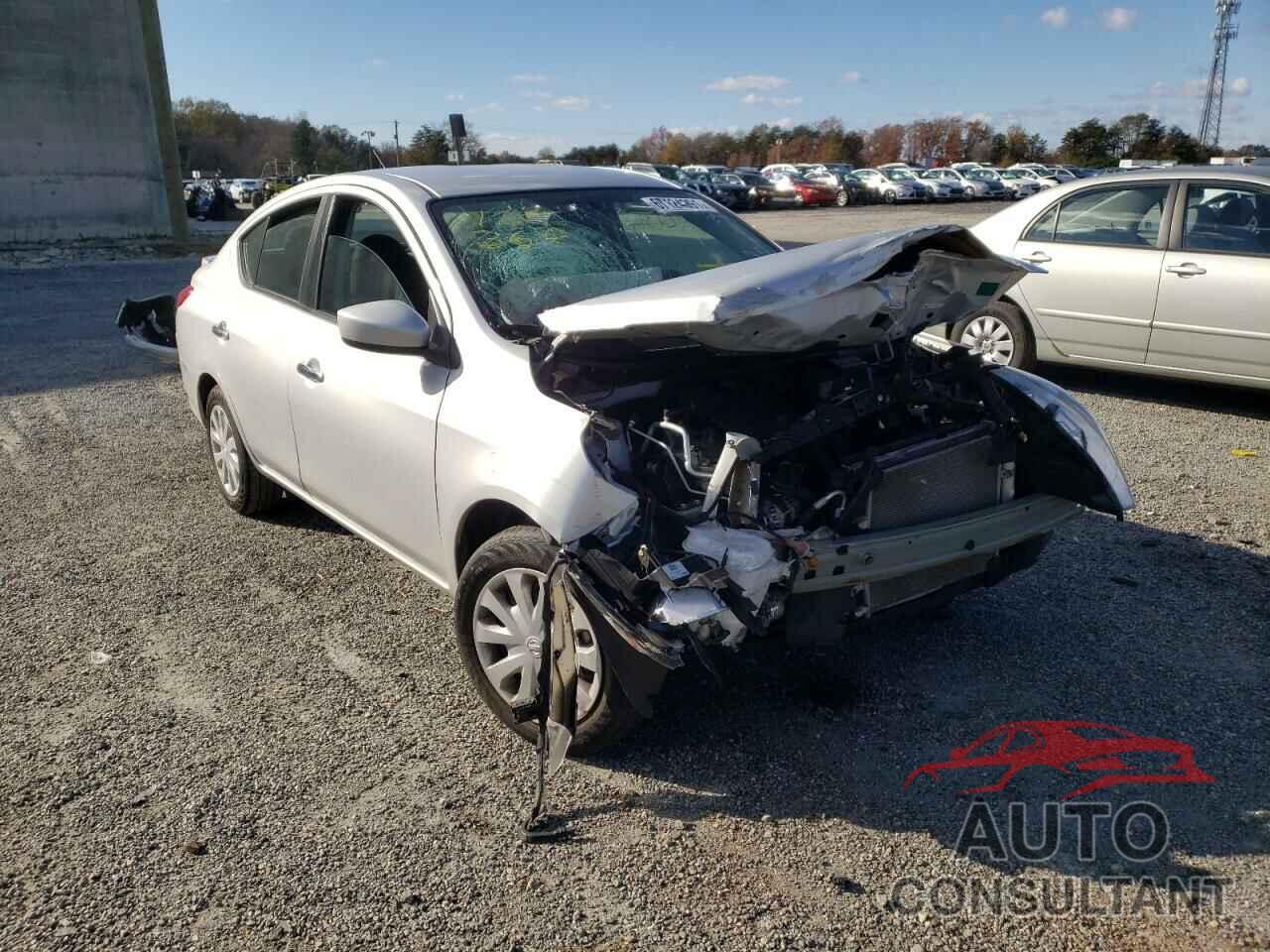 NISSAN VERSA 2018 - 3N1CN7AP8JL876292