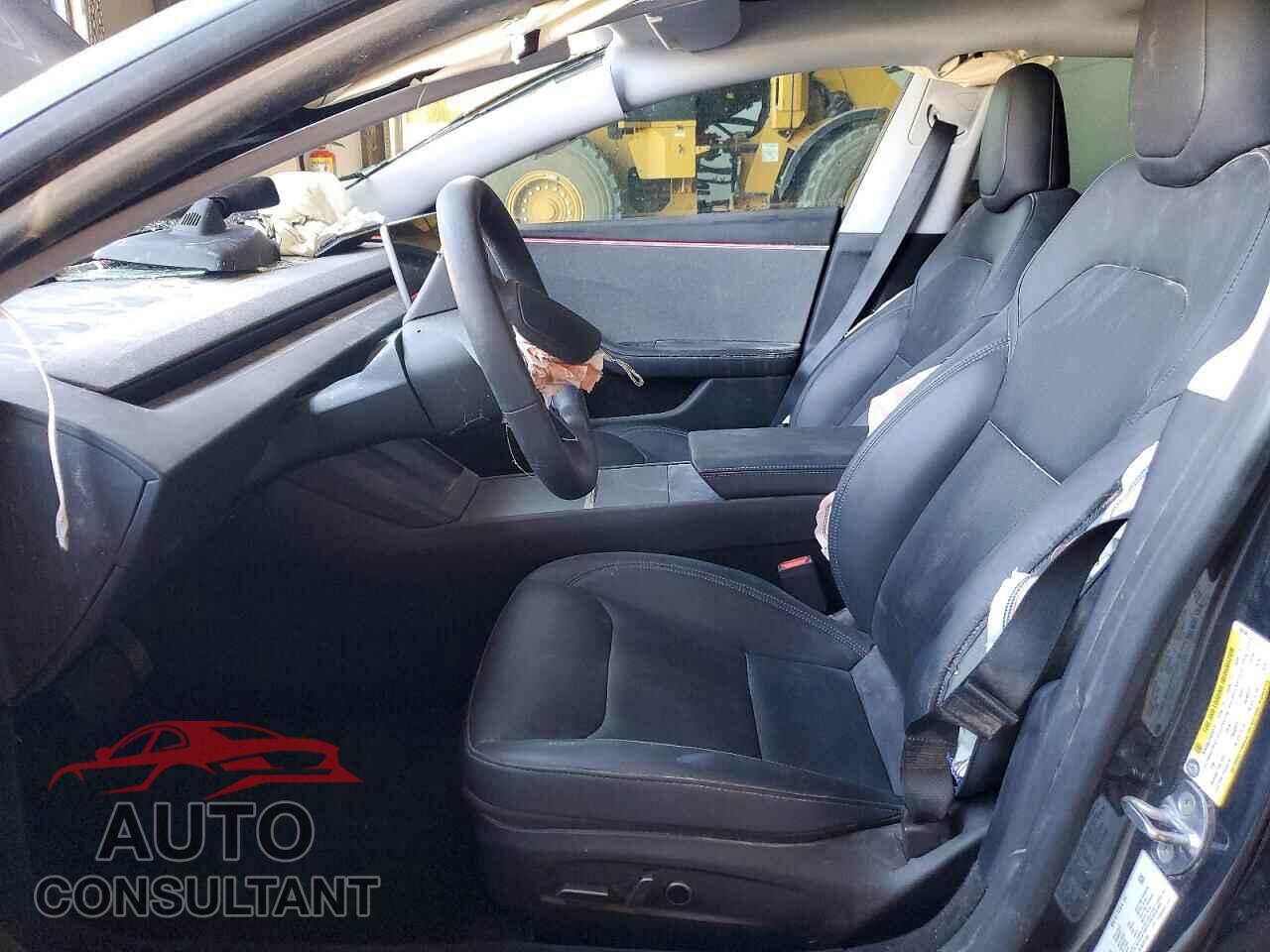 TESLA MODEL 3 2025 - 5YJ3E1EA1SF928166