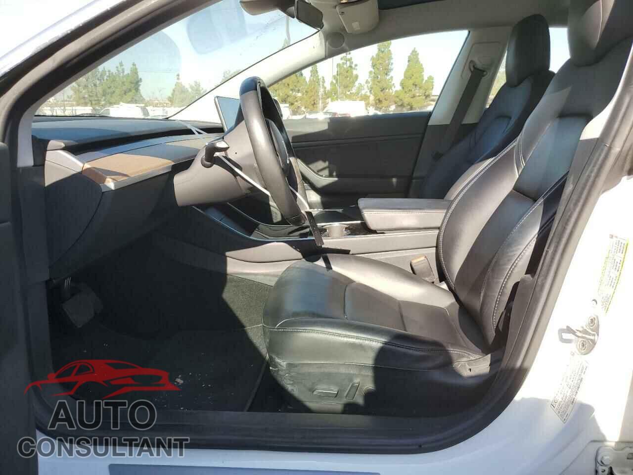 TESLA MODEL 3 2018 - 5YJ3E1EB0JF110323