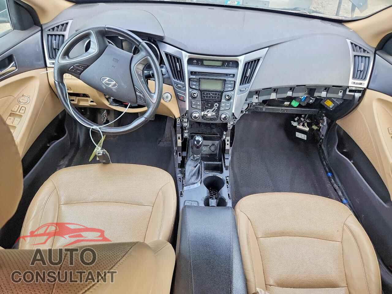 HYUNDAI SONATA 2012 - KMHEC4A47CA059627