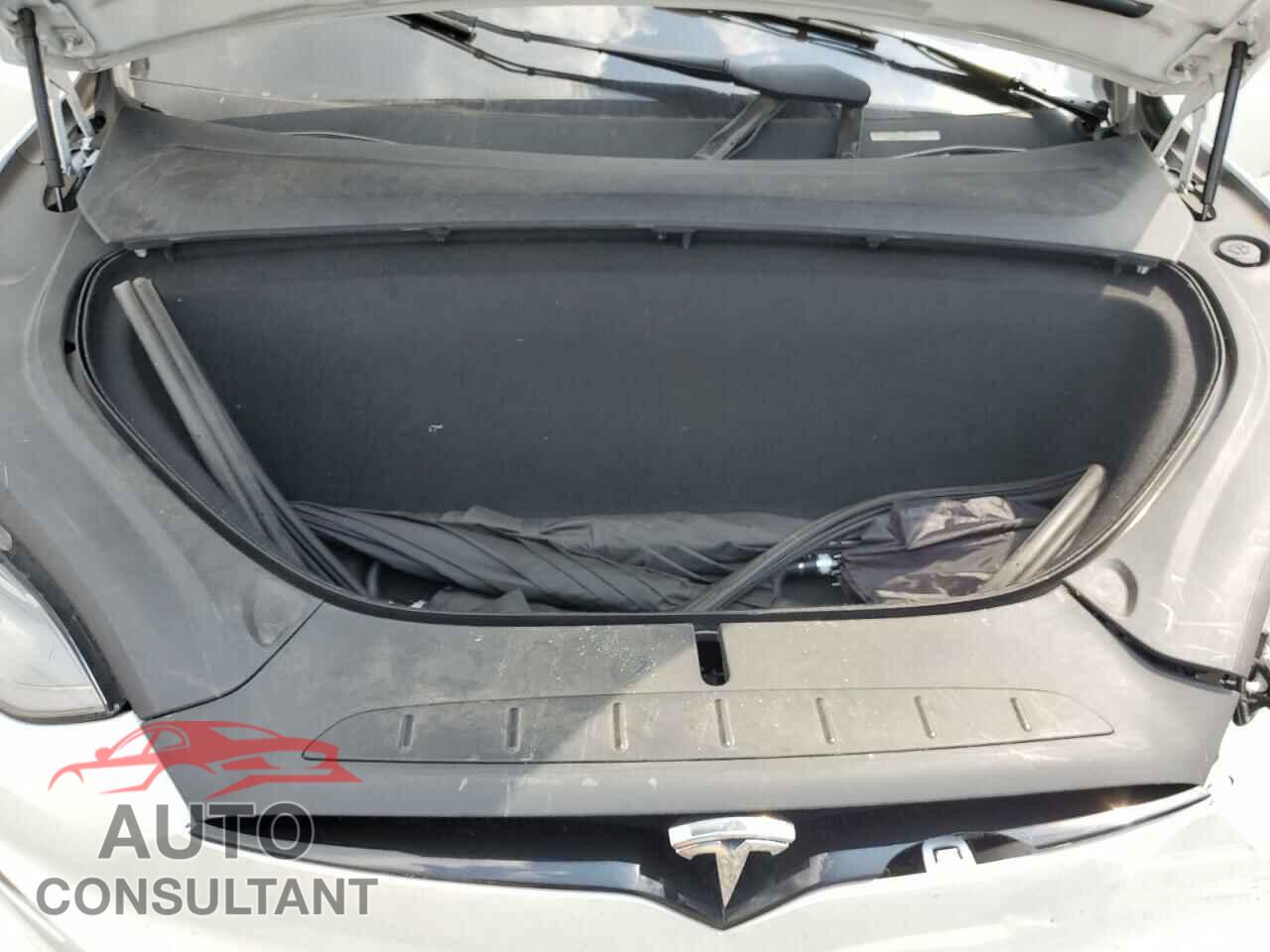 TESLA MODEL X 2022 - 7SAXCBE63NF353231