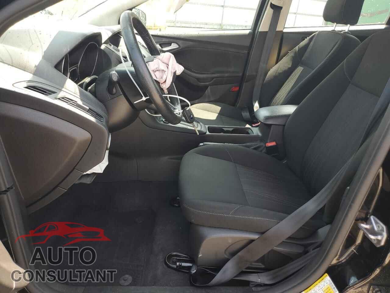FORD FOCUS 2017 - 1FADP3F29HL210037