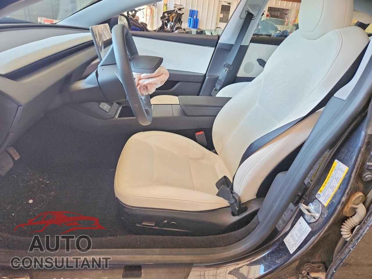TESLA MODEL 3 2025 - 5YJ3E1EA2SF916611