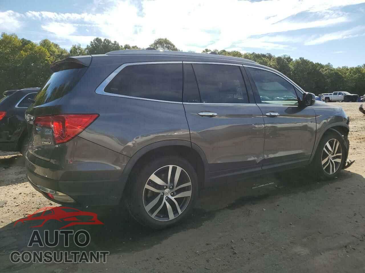 HONDA PILOT 2017 - 5FNYF6H02HB100848