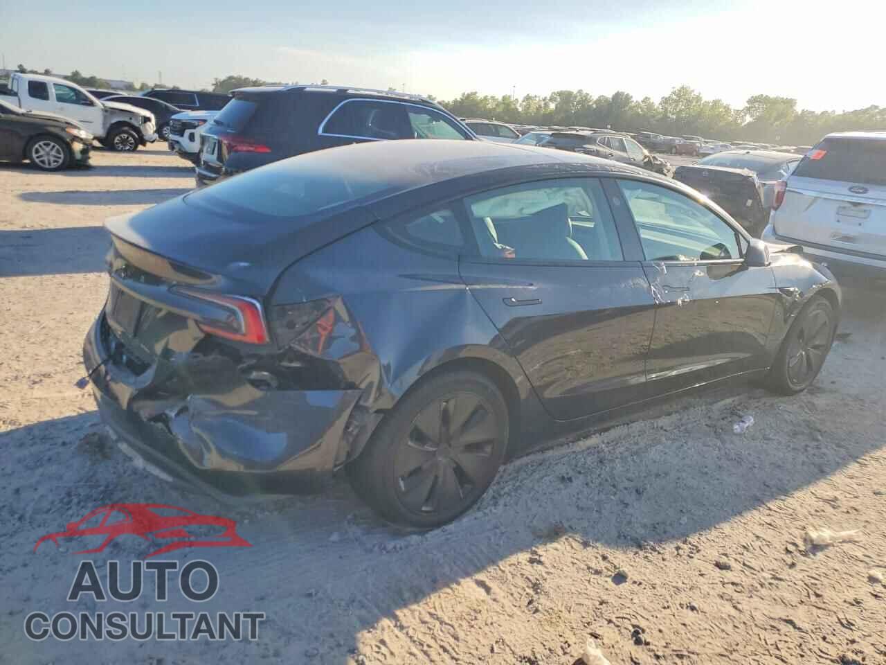 TESLA MODEL 3 2024 - 5YJ3E1EA9RF735550