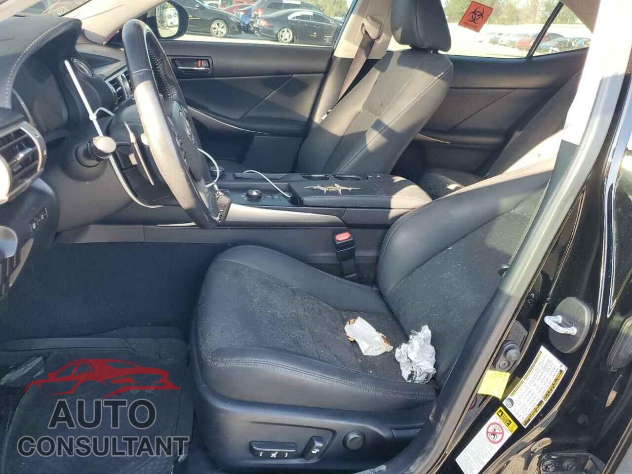 LEXUS IS 2016 - JTHBA1D24G5011165