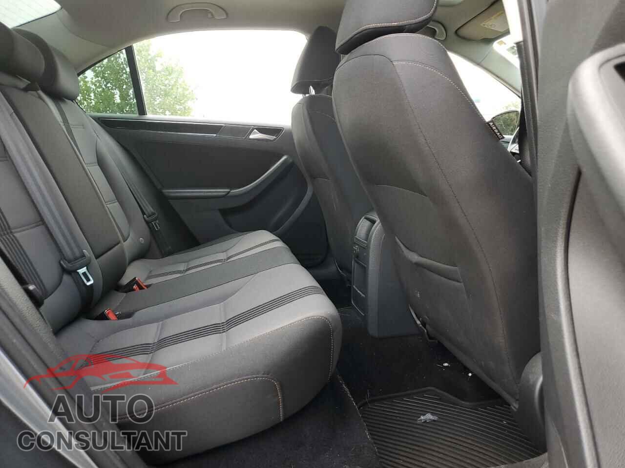 VOLKSWAGEN JETTA 2017 - 3VWDB7AJ7HM291792
