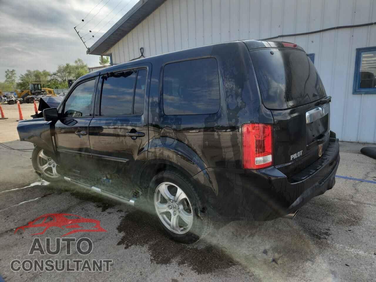 HONDA PILOT 2015 - 5FNYF4H50FB013852
