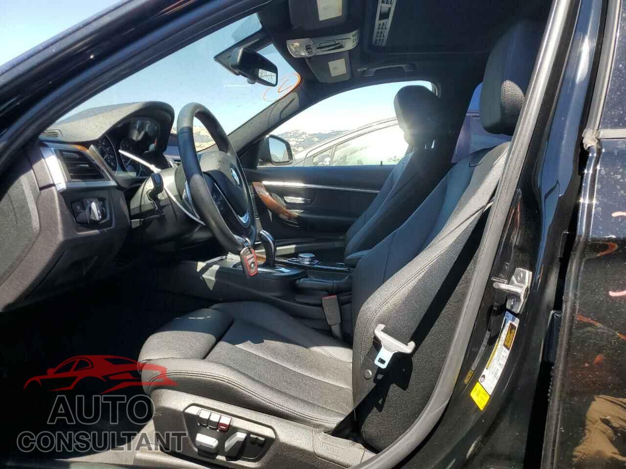 BMW 3 SERIES 2016 - WBA8E9G50GNU28865