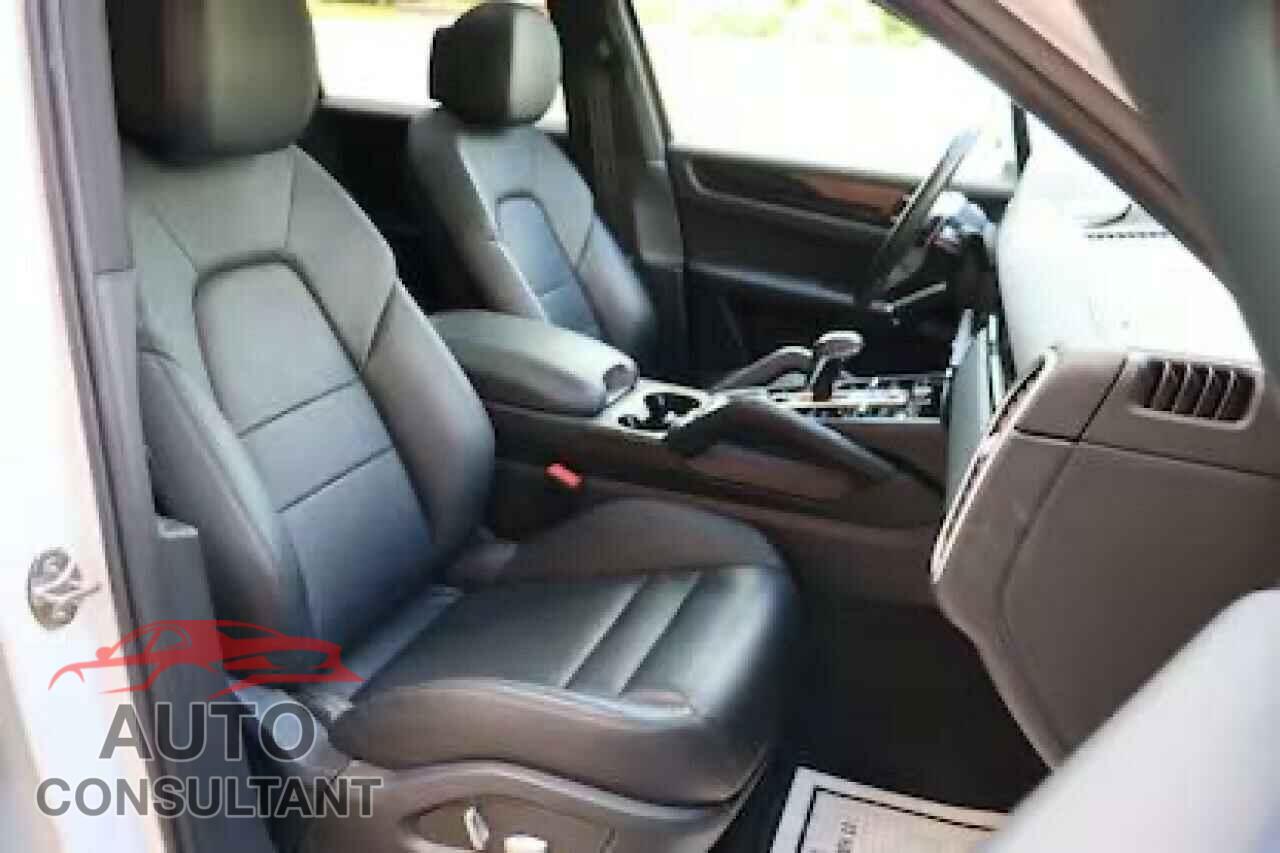 PORSCHE CAYENNE 2021 - WP1AA2AY6MDA03XXX