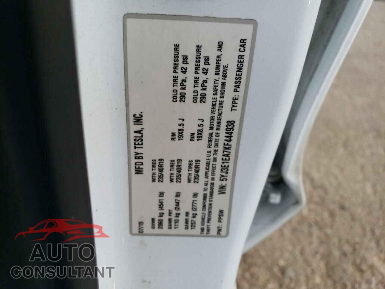 TESLA MODEL 3 2019 - 5YJ3E1EA7KF444938
