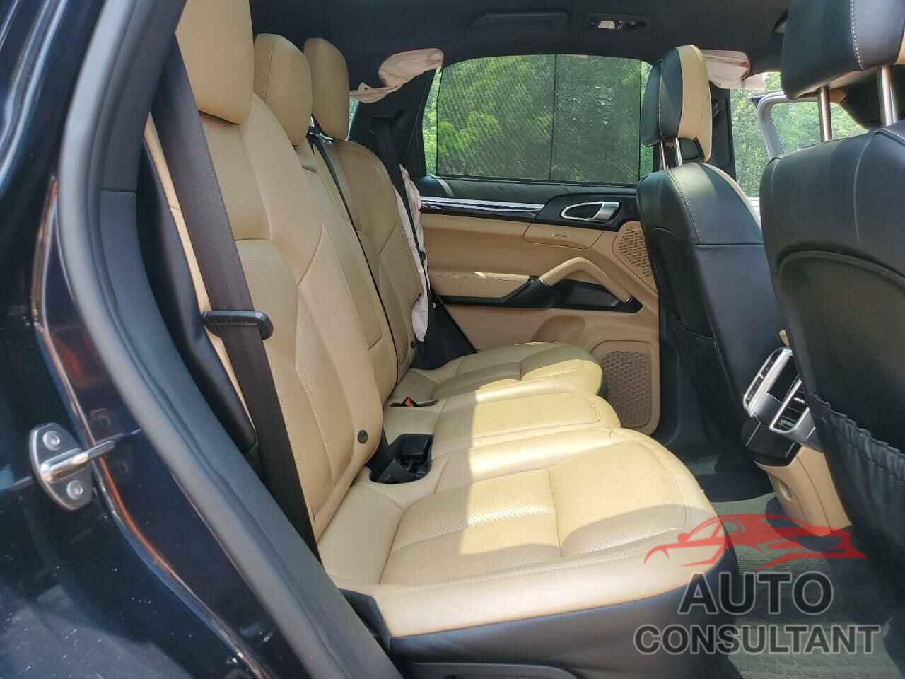 PORSCHE CAYENNE 2016 - WP1AA2A28GLA06715