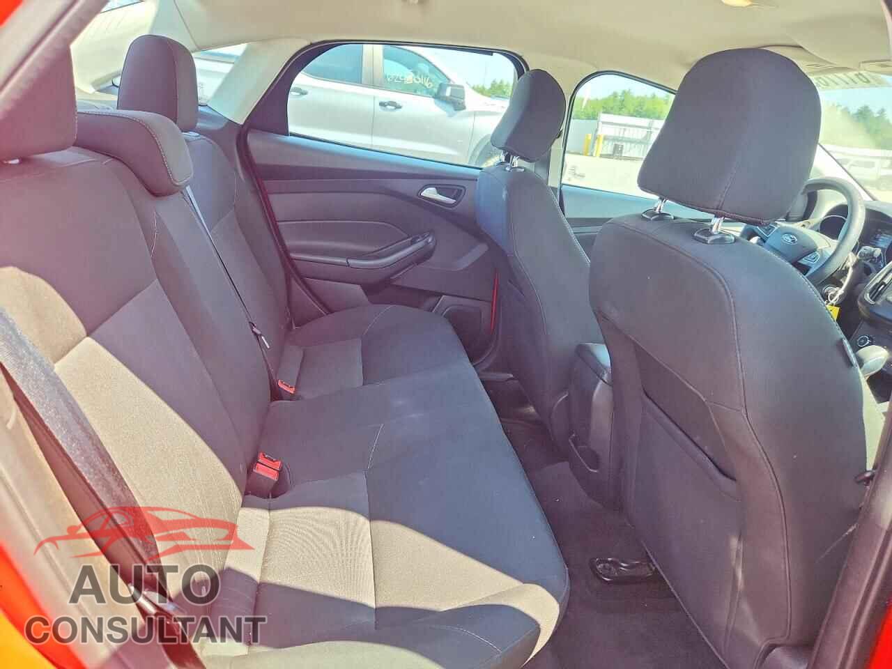 FORD FOCUS 2017 - 1FADP3F22HL326924